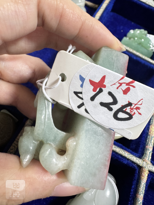 清 翡翠螭龙钮印 - 图2